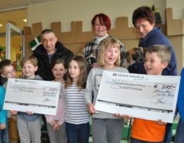 Spende der Winsener Grundschüler für das Waldtierheim Celle